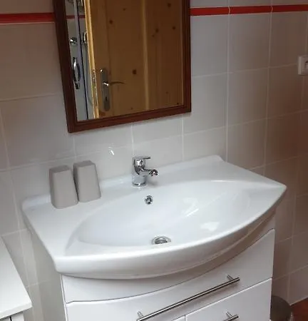 Chaloupka Za Potuckem Kır Evi
